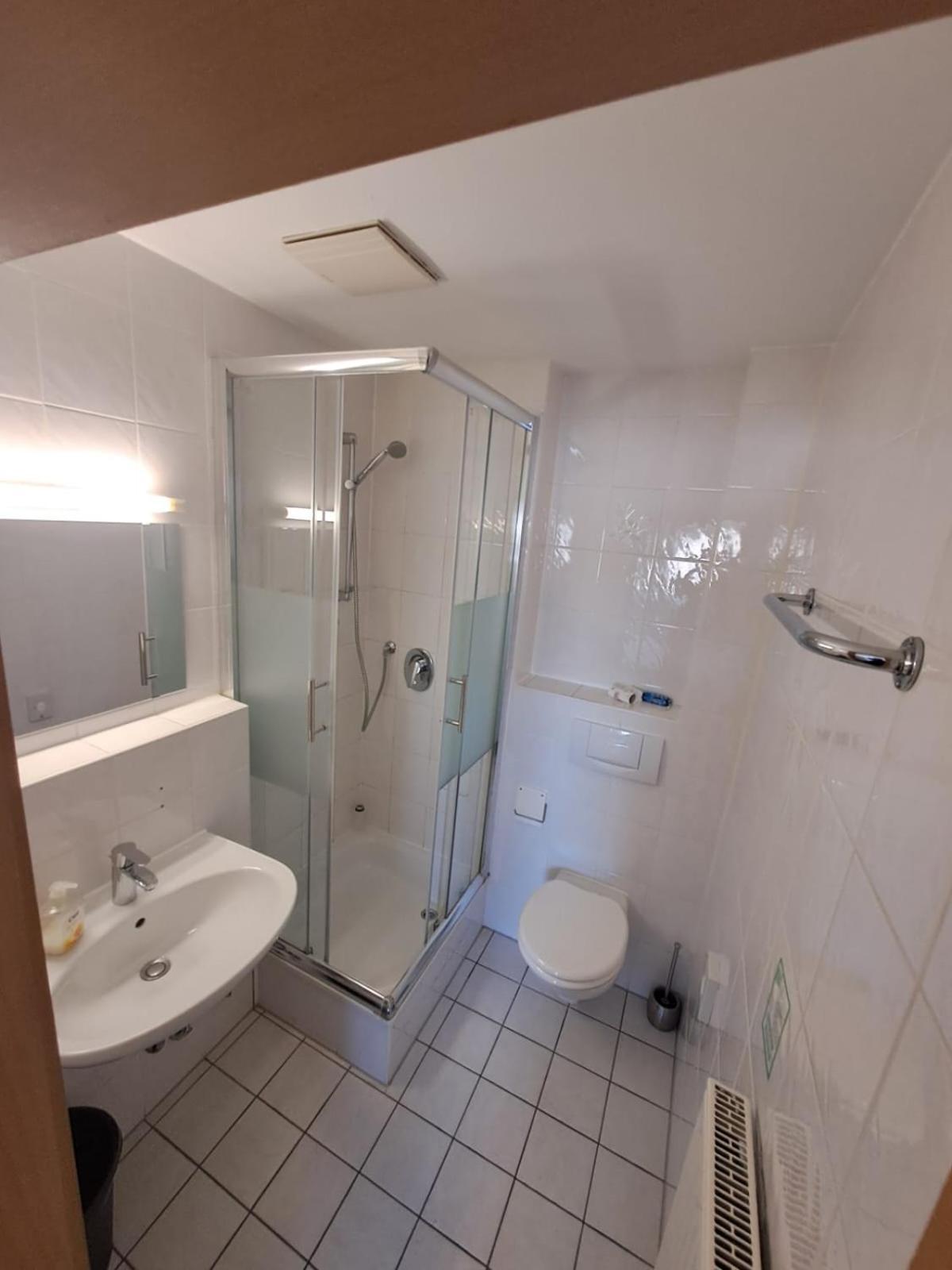 Gasthof Hirschkeller Hotel Göppingen Buitenkant foto