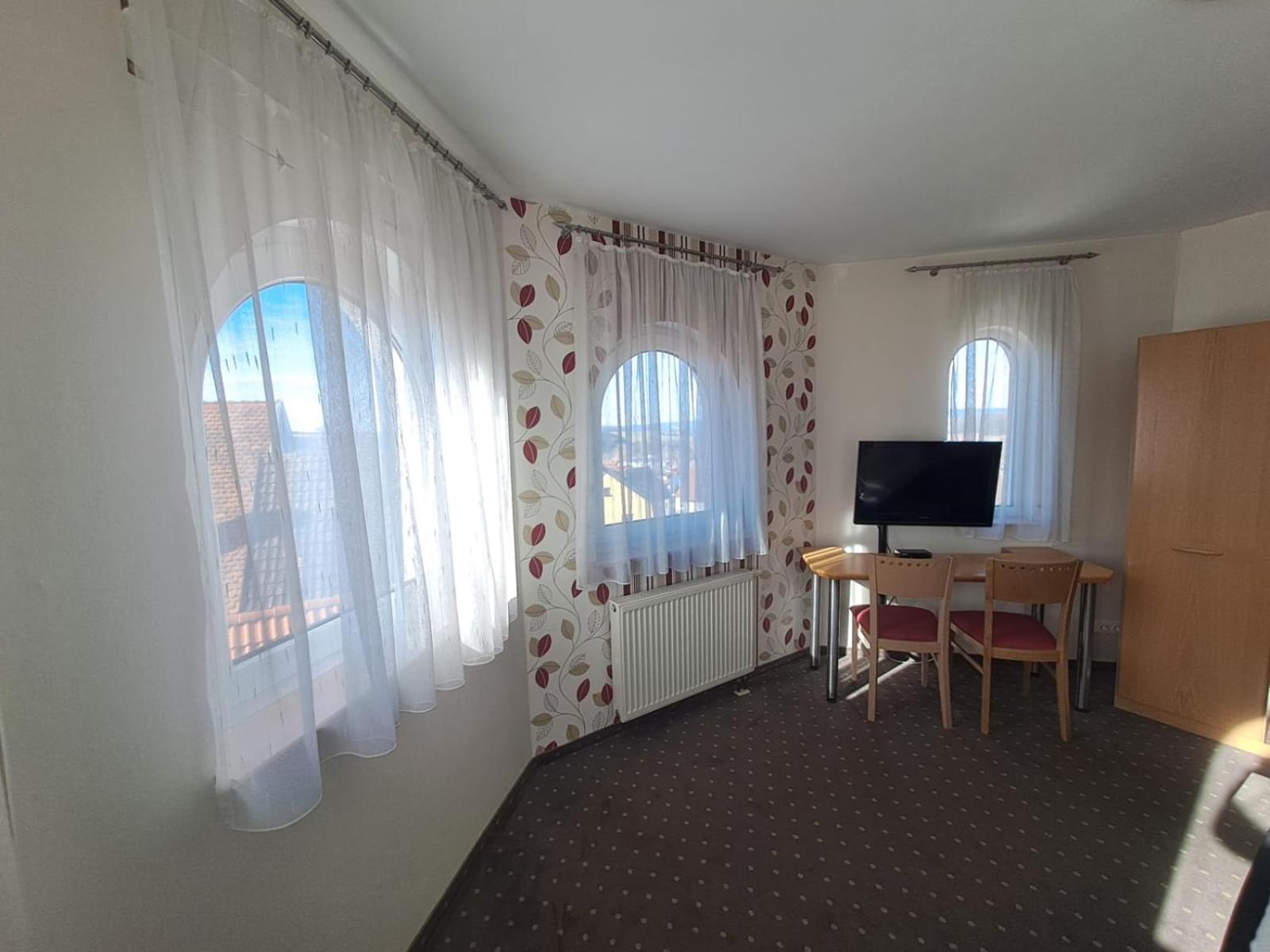 Gasthof Hirschkeller Hotel Göppingen Buitenkant foto