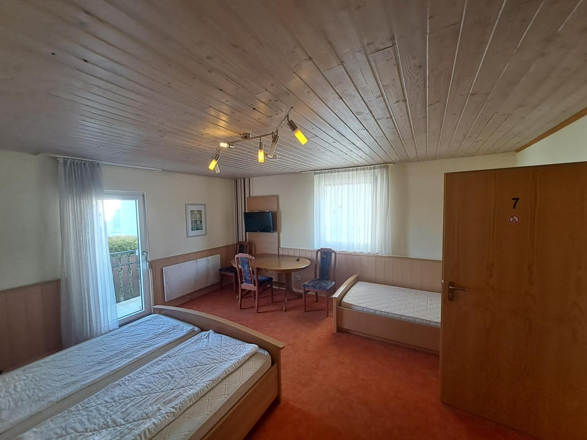 Gasthof Hirschkeller Hotel Göppingen Buitenkant foto